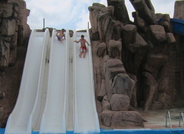 Bajando por el tobogan